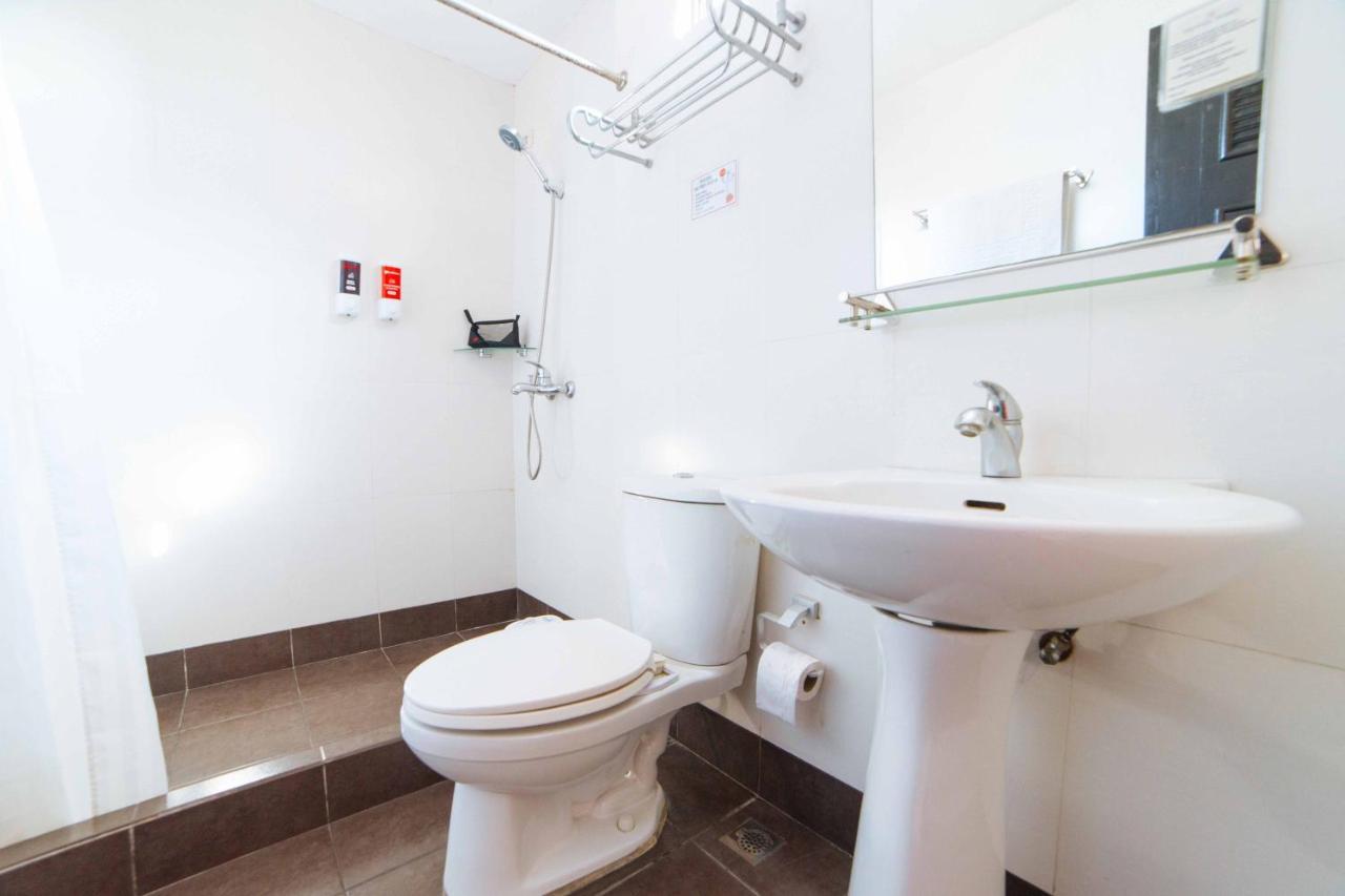 Reddoorz Plus Near Naia Expressway Pasay Kültér fotó
