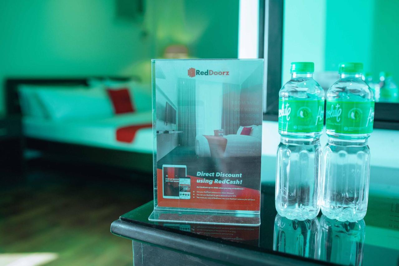 Reddoorz Plus Near Naia Expressway Pasay Kültér fotó